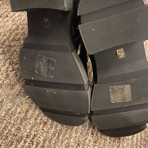 Women boots worn once excellent condition box included